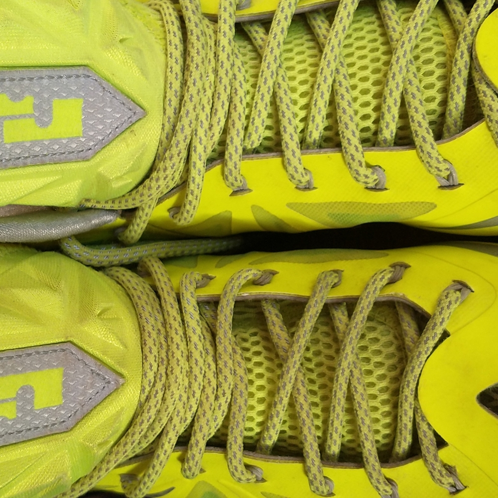NIKE SNEAKERS! - Picture 8 of 14